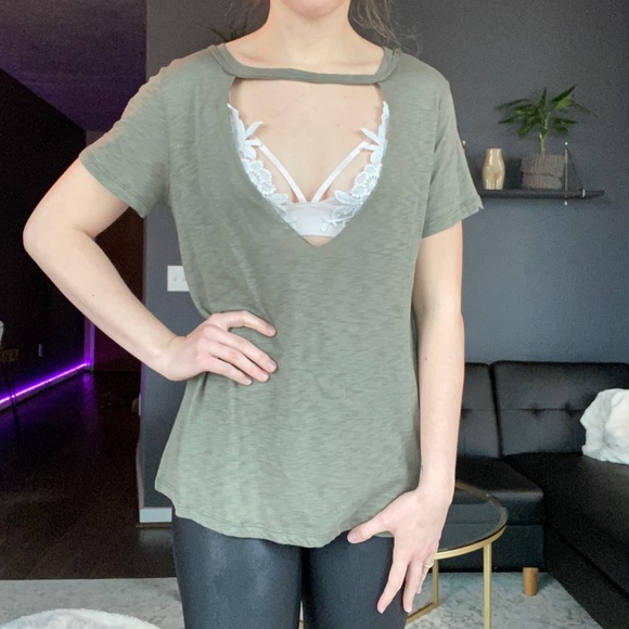 Boutique Cut Out T-Shirt - Emory Park - Picture 1 of 4